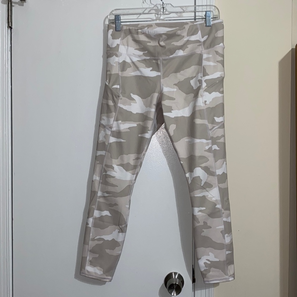 Athleta leggings - Picture 2 of 6